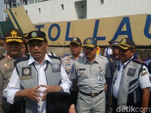 Cek Penyebab Kapal Tenggelam, Menhub Akan ke Danau Toba