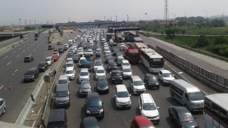 Polisi Berencana Berlakukan One Way dari Cikarang-Tegal Polisi Berencana Berlakukan One Way dari Cikarang-Tegal