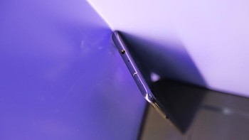 Kamera utama dibekali sensor Sony IMX363 dengan ukuran 12 MP dan aperture f/1.8. Sementara kamera keduanya berukuran 5 MP dan aperture f/2.4.  Foto: Sina Mobile