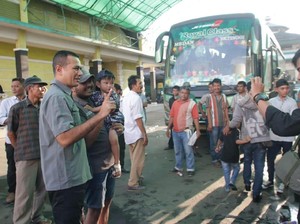 Blusukan ke Terminal, Cawagub Ijeck Sapa Para Pemudik