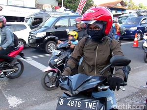 Demi Keluarga, Gadis Ini Mudik Naik Motor dari Jakarta ke Ciamis