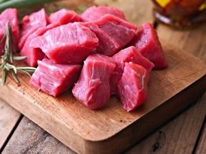 Potong Daging Sebesar Ini Jika Akan Dimasak Rendang