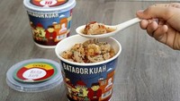 Batagor kuah siap saji ini cocok nih jadi makanan buka puasa saat mudik. Tinggal tambahkan air panas. Foto: Instagram @maicih
