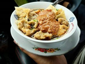 7 Tempat Makan Dekat UPN Jogja yang Enak dan Harga Mahasiswa, Ada Batagor Kuah!
