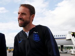Sementara manajer Gareth Southgate dengan ramah meladeni wartawan yang menunggunya. Tantangan berat diemban Southgate untuk membawa Inggris berbicara banyak di Rusia, setelah terakhir kali juara pada Piala Dunia 1966. (Foto: Anton Vaganov/Reuters)