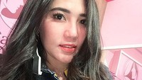 Via Vallen kembali menjadi perhatian. Ia diketahui memblokir ribuan kontak whatsapp. Belum diketahui alasan Via melakukan hal tersebut. Foto: Instagram Via Vallen
