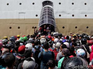 Puncak Arus Mudik Lebaran di Pelabuhan Tanjung Priok