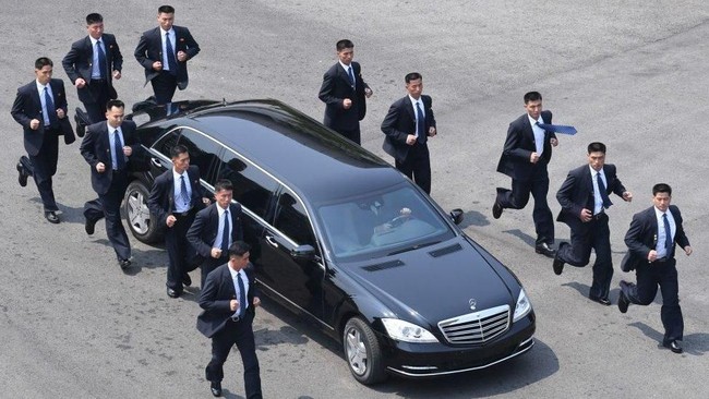 Mobil Kim Jong-Un Jadi WC Berjalan Hingga Penunjang Dokumentasi