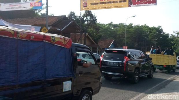 H-2 Lebaran, Jalur Nagreg Pagi Ini Padat Merayap