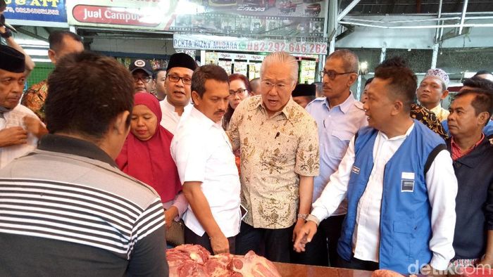 Menteri Perdagangan Blusukan di Makassar/Foto: Ibnu Munsir Menteri Perdagangan Blusukan di Makassar/Foto: Ibnu Munsir