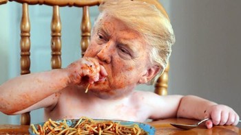 Lagi makan siang. Foto: Internet