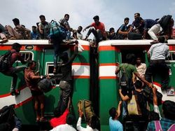 Potret Mengerikan Perjuangan Mudik Bertaruh Nyawa