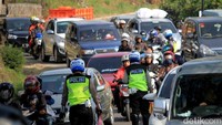 Sejak pemantauan detikcom dari H-7, baru pada H-2 dinihari terjadi kemacetan di jalur Nagreg.