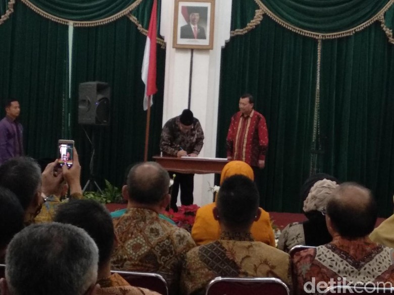 Lepas Jabatan Gubernur, Aher: 10 Tahun Selamat dan Sentosa Lepas Jabatan Gubernur, Aher: 10 Tahun Selamat dan Sentosa