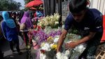 Jelang Lebaran Pedagang Bunga Kian Menjamur