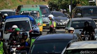 H-2 Lebaran, volume kendaraan terus mengalami peningkatan.
