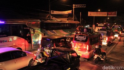 H-2 Lebaran, Jalur Nagreg Mulai Macet