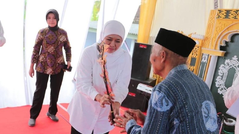 Budayawan Blitar Ini Samakan Khofifah dengan Srikandi Budayawan Blitar Ini Samakan Khofifah dengan Srikandi