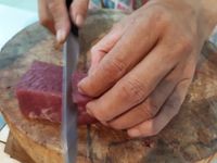 Perhatikan 6 Hal Ini Saat Beli Daging Sapi untuk Rendang