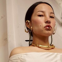 Selain itu, tampilan Tsunaina semakin unik dengan hadirnya sejumlah tahi lalat yang menghiasi wajahnya. Foto: Dok. Instagram/Tsunaina