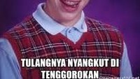 Duh, jangan sampai kita ngalamin yang kayak gini ya. Serem juga kalau tulang ayam opor nyangkut di tenggorokan. Foto: Istimewa