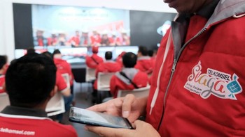 Telkomsel juga memastikan kesiapan seluruh tim untuk memastikan operasional layanan tetap berjalan normal dalam menyambut momen mudik dan libur pasca Idul Fitri agar pelanggan tetap berkomunikasi dengan baik dan lancar, khususnya ketika mengabadikan momen kebersamaan tersebut dengan mengakses layanan social media dan instant messaging. Foto: dok. Telkomsel