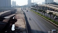 Tol JORR TB Simatupang juga terlihat lengang.