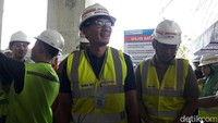 Sandi mengatakan tahun ini light rail transit (LRT) Jakarta Fase I akan beroperasi.