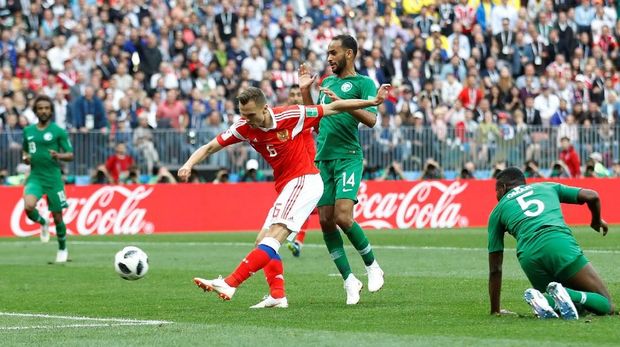 Denis Cheryshev mencetak gol kedua Rusia ke gawang Arab Saudi.