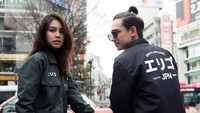Sementara Iqbaal Ramadhan sendiri juga sudah memiliki teman dekat, seorang bule bernama Mikaela. Foto: Instagram Adipati Dolken