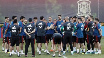 Kemudian di posisi ke-5 ada Spanyol yang baru saja memecat Julen Lopetegui dan menunjuk Fernando Hierro beberapa hari menjelang dibukanya Piala Dunia 2018 di Rusia. Foto: Getty Images