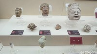 Buddha masuk ke Bayingol sejak abad ke-2 sampai ke-4. Ada banyak artefak bersejarah terkait dengan Buddhisme. Ada juga sekelumit cerita soal masuknya Islam ke Xinjiang (Fitraya/detikTravel)
