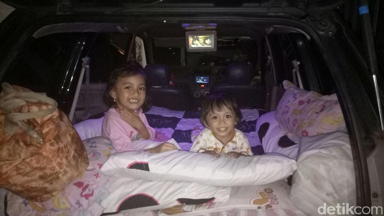 Foto: Isi dalam mobil Sujarwo yang disulap jadi kamar (dok. Sujarwo) Foto: Isi dalam mobil Sujarwo yang disulap jadi kamar (dok. Sujarwo)