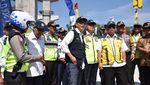 Naik Truk, Menteri PUPR Tes Jembatan Kalikuto Dibuka untuk Mudik