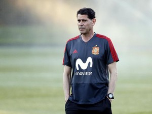 Latihan Pertama Hierro dan Komitmennya Sebagai Pelatih Spanyol