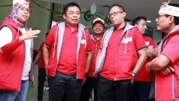 Direktur Utama Telkomsel Ririek Adriyansyah bersama jajaran Direksi melakukan pengecekan dan berkunjung ke pusat layanan pelanggan GraPARI Alia Jakarta Pusat. Foto: dok. Telkomsel