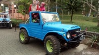 Aktivitasnya berupa naik mobil jeep keliling kebun kopi Banaran. Wisata offroad ini tentu seru dan bikin deg-degan! (Eko Susanto/detikTravel)