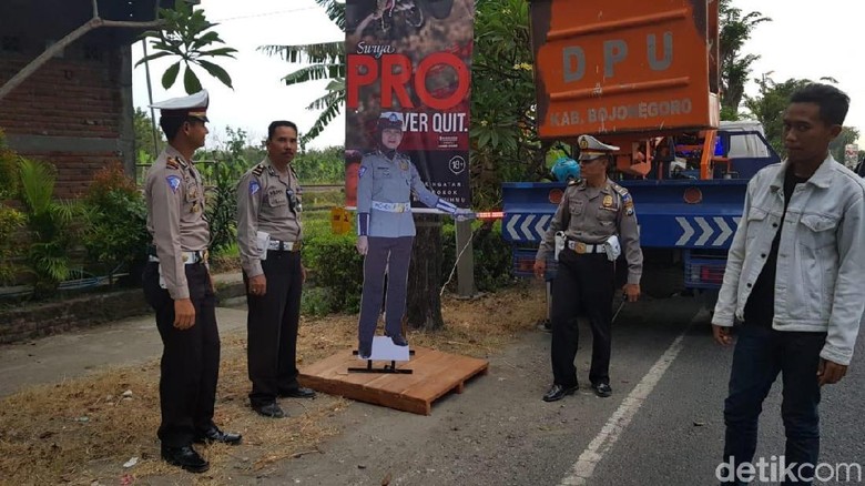 Polisi Ini akan Jaga Jalur Lamongan-Bojonegoro-Ngawi 24 Jam Polisi Ini akan Jaga Jalur Lamongan-Bojonegoro-Ngawi 24 Jam