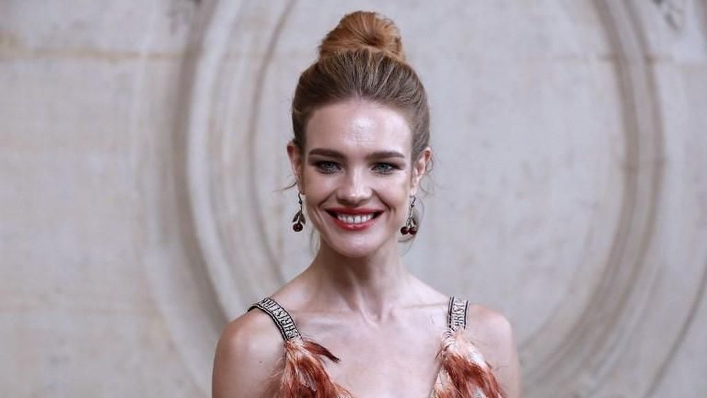 Natalia Vodianova, Supermodel Rusia Pembawa T rofi Piala Dunia 2018 Natalia Vodianova, Supermodel Rusia Pembawa Trofi Piala Dunia 2018