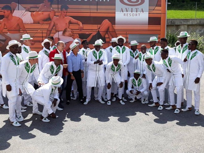 Penampilan para pemain Nigeria dengan kostum travelling mereka ini langsung menarik perhatian pengguna internet. Sebagian besar netizen memuji busana tersebut. Nigeria should be advanced to the World Cup final for these team travel outfits alone,” tulis seorang pengguna Twitter. Nigeria is winning this 2018 World Cup fashion parade,” tulis pengguna media sosial lainnya. If the Russia World Cup was all about fashion, Nigeria would lift the trophy before even kicking a ball,” tambah seorang netizen. (Foto: Instagram, Dok. Nike)