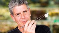 Jasad Mendiang Anthony Bourdain Akhirnya Dikremasi di Prancis