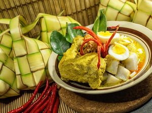 Makan Opor dengan Ketupat, Begini Asal Mula Keduanya Dipasangkan!