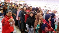 Progam bazar daging murah ini membantu masyarakat untuk mendapatkan bahan baku daging dibawah Harga Eceran Tertinggi (HET) pemerintah, namun kualitas daging tetap halal dan terjaga. Progam bazar daging murah ini membantu masyarakat untuk mendapatkan bahan baku daging dibawah Harga Eceran Tertinggi (HET) pemerintah, namun kualitas daging tetap halal dan terjaga.