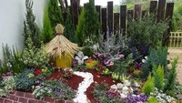 Perlombaan tahunan yang diberi nama Kei Truck Garden ini diselenggarakan oleh Federasi Kontraktor Lanskap Jepang, dengan tujuan menghadirkan kembali kebun bagi orang-orang di kota. Perlombaan ini mengandalkan kemampuan merancang seseorang untuk menyulap bak belakang mobil truk untuk menjadi sebuah kebun yang indah. Istimewa/Boredpanda.