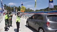 Sebelum _open traffic_ pada Jembatan Kalikuto, kendaraan diarahkan keluar tol di daerah Gringsing menuju jalan arteri sepanjang 500 meter dan masuk kembali ke ruas tol Batang-Semarang. Meski Jembatan Kalikuto sudah bisa dilewati namun _exit_ Grinsing tetap dibuka.
