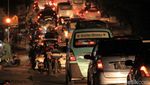 H-1 Arus Lalu Lintas Nagreg Padat Merayap
