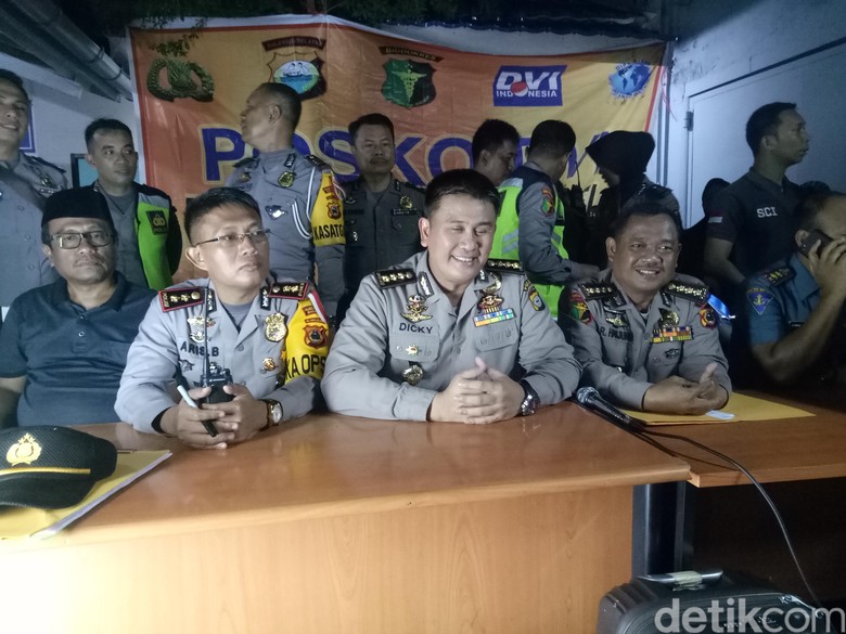Sebab Tenggelamnya Kapal di Makassar: Kelebihan Muatan dan Cuaca Sebab Tenggelamnya Kapal di Makassar: Kelebihan Muatan dan Cuaca