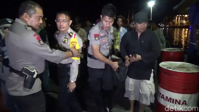 8 Jenazah Korban Kapal Tenggelam di Makassar Diserahkan ke Keluarga 8 Jenazah Korban Kapal Tenggelam di Makassar Diserahkan ke Keluarga
