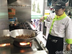 Sang Koki Penyaji Boga Duafa