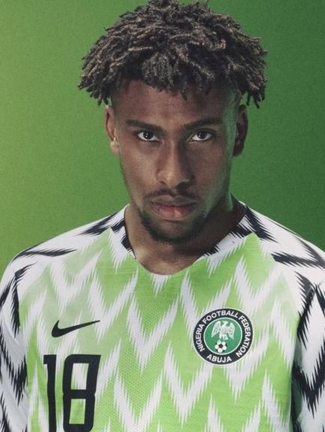 Pihak Nike sebelumnya mengungkapkan kostum tim sepakbola Nigeria ini terinspirasi dari optimisme Naija, sebutan patriotis untuk orang Nigeria. Kostum Naija ini juga sebagai bentuk perayaan dari betapa kayanya budaya Nigeria. (Foto: Instagram, Dok. Nike)